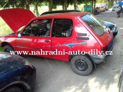 Peugeot 205 červená na náhradní díly ČB / nahradni-auto-dily.cz