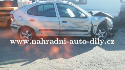 Renault Scenic stříbrná na díly ČB / nahradni-auto-dily.cz