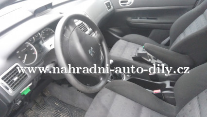 Peugeot 307 šedá metalíza na díly Brno / nahradni-auto-dily.cz