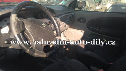 Renault Scenic stříbrná - díly z tohoto vozu / nahradni-auto-dily.cz