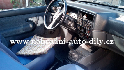 Renault 19 stříbrná - díly z tohoto vozu / nahradni-auto-dily.cz