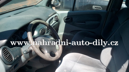 Renault Scenic zelená stříbrná díly z tohoto vozu / nahradni-auto-dily.cz