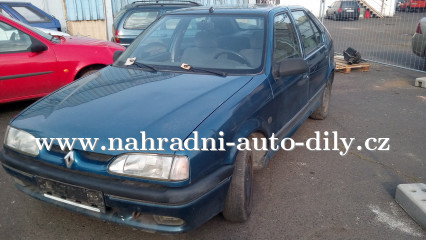 Renault 19 modrá - díly z tohoto vozu