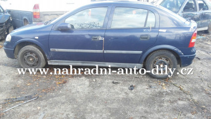 Opel Astra modrá na náhradní díly Tábor