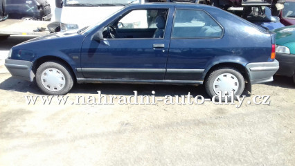 Renault 19 modrá na náhradní díly Tábor / nahradni-auto-dily.cz