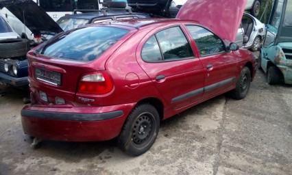 Renault Megan 1,4 16v 2000 na náhradní díly České Budějovice