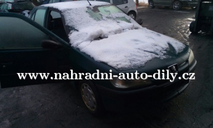 Peugeot 306 zelená na díly České Budějovice / nahradni-auto-dily.cz