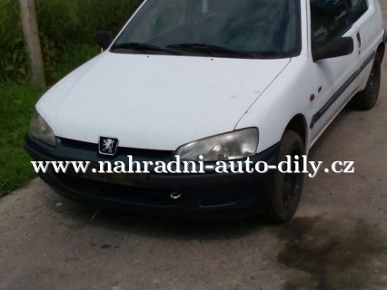 Peugeot 106 bílá na náhradní díly České Budějovice / nahradni-auto-dily.cz