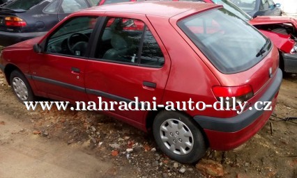 Peugeot 306 tmavě červená na náhradní díly České Budějovice / nahradni-auto-dily.cz