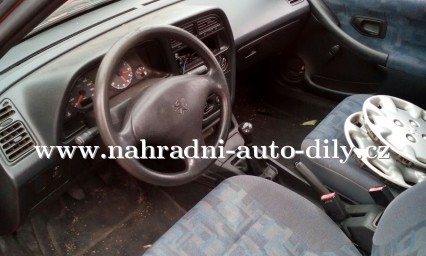 Peugeot 306 tmavě červená na náhradní díly České Budějovice / nahradni-auto-dily.cz